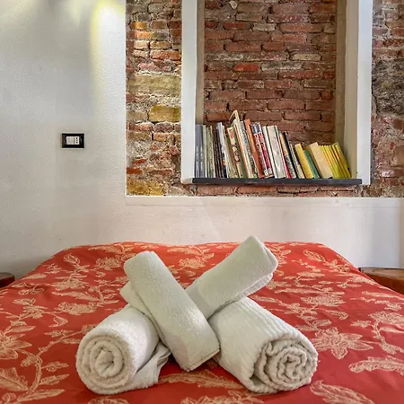 Lovingenoa - Ducale - Cast Iron Apartment Genoa